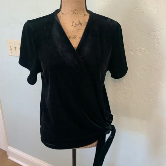 NWT Ann Taylor Velvet Wrap Top Black Large petite v neck holidays short sleeve - Picture 4 of 15